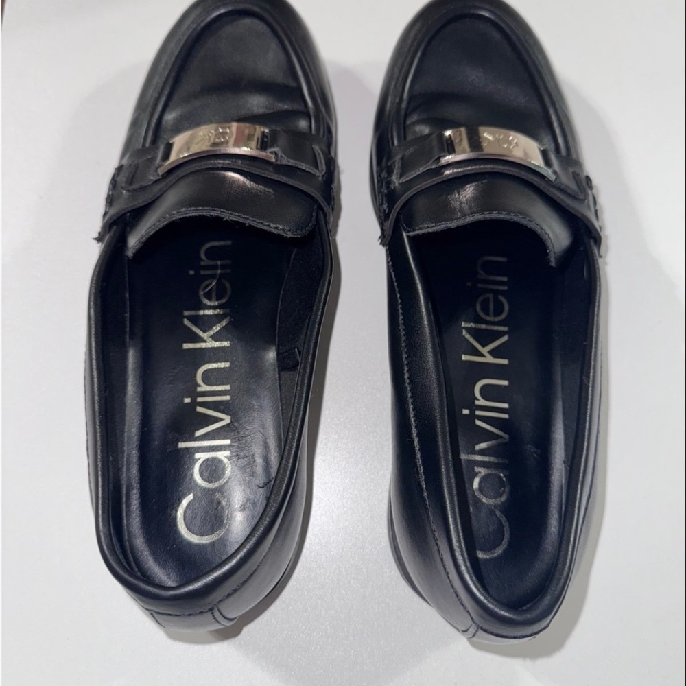 Calvin Klein Women's Black
Loafers Size 8M | Slip-On Flats with Logo Buckle